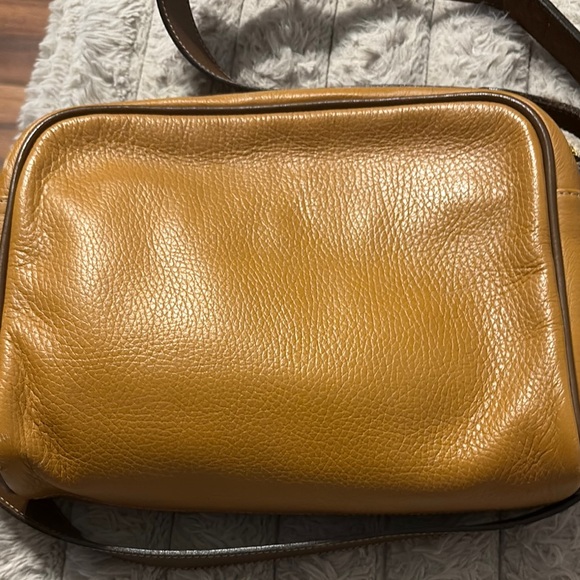Loewe Tan Leather Shoulder Bag - Picture 3 of 17
